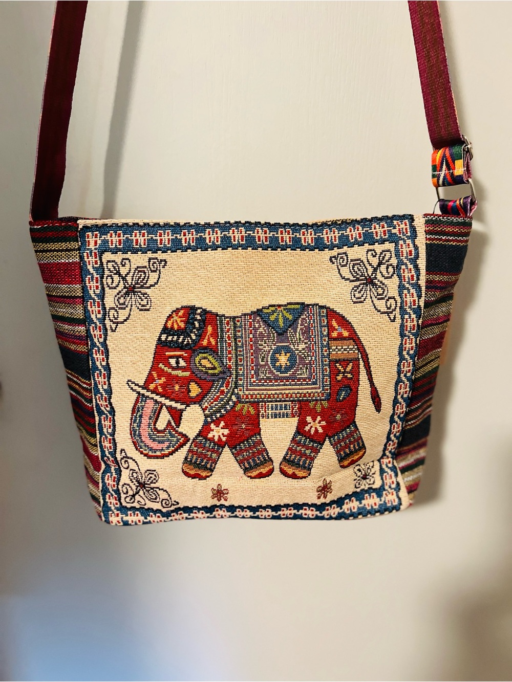 🆕 large Boho Embroidered Elephant Crossbody Bag in Multicolor - Picture 4 of 4